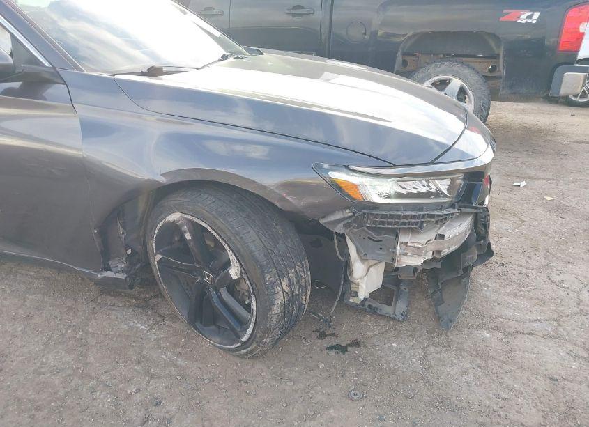 Photo 6 of 2018 Honda Accord SPORT (VIN 1HGCV1F31JA187607)