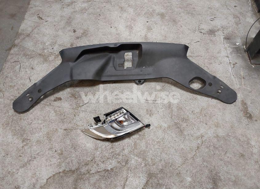 Photo 12 of 2018 Honda Accord SPORT (VIN 1HGCV1F31JA196887)