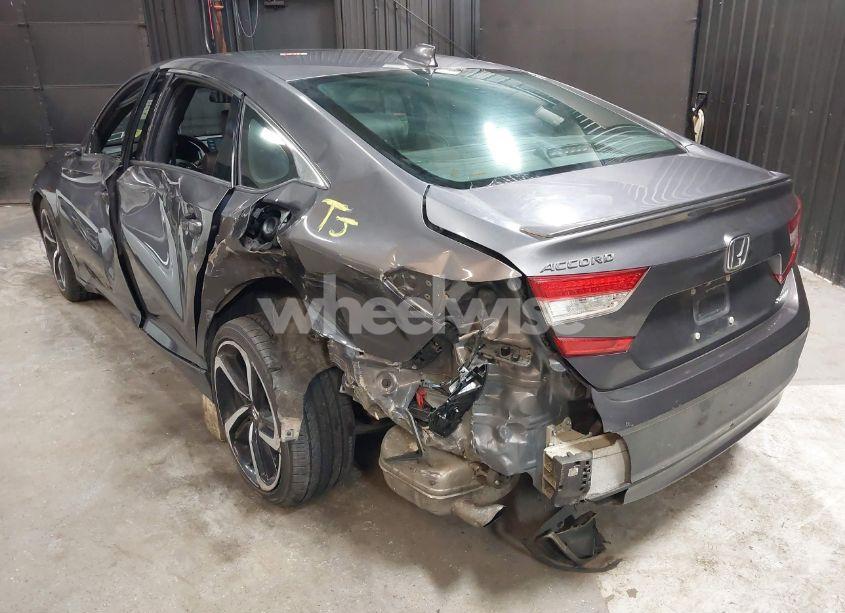 Photo 3 of 2018 Honda Accord SPORT (VIN 1HGCV1F31JA196887)