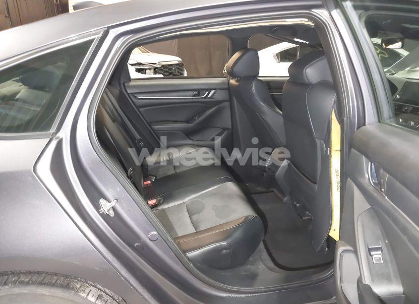 Photo 8 of 2018 Honda Accord SPORT (VIN 1HGCV1F31JA196887)