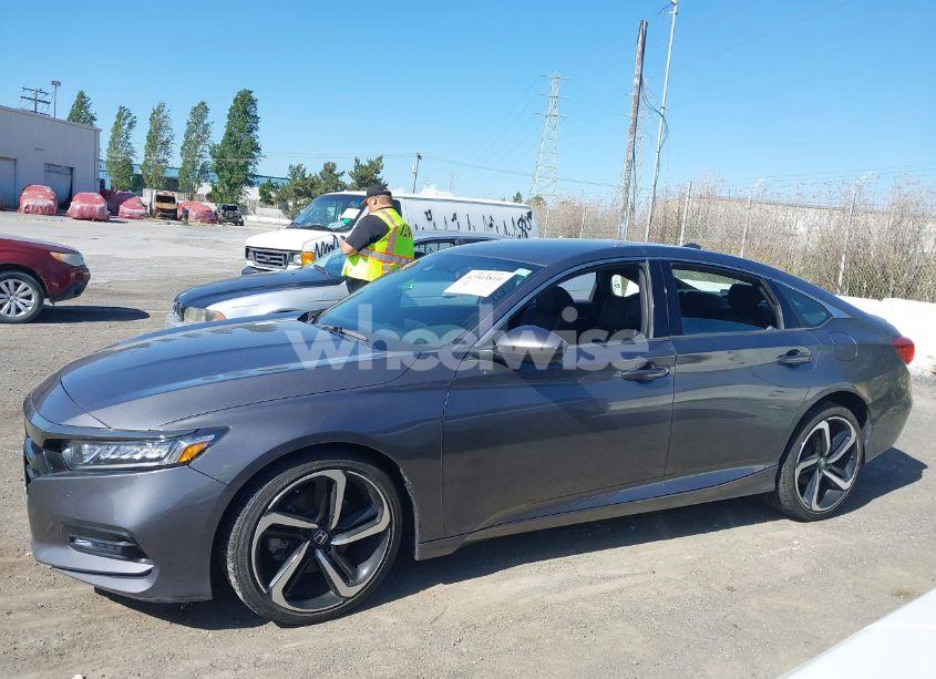 Photo 14 of 2018 Honda Accord SPORT (VIN 1HGCV1F31JA206219)