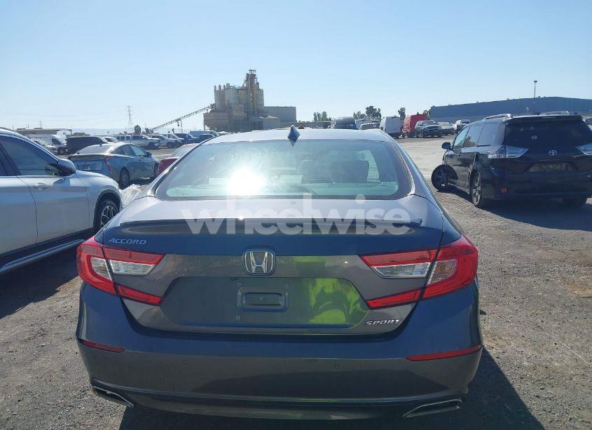Photo 16 of 2018 Honda Accord SPORT (VIN 1HGCV1F31JA206219)