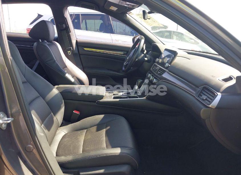 Photo 5 of 2018 Honda Accord SPORT (VIN 1HGCV1F31JA206219)