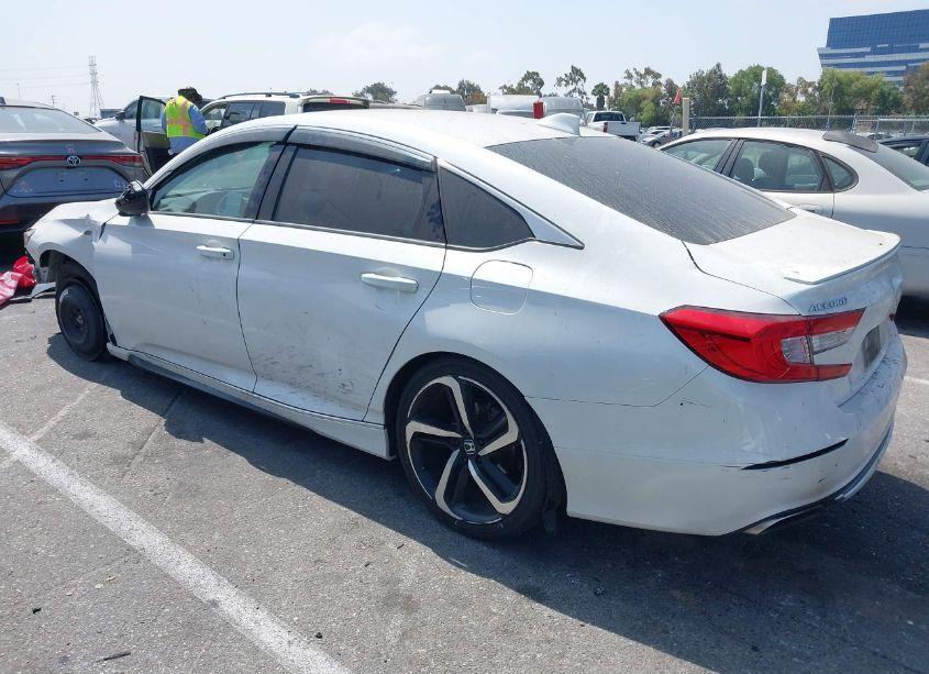 Photo 3 of 2018 Honda Accord SPORT (VIN 1HGCV1F31JA207810)