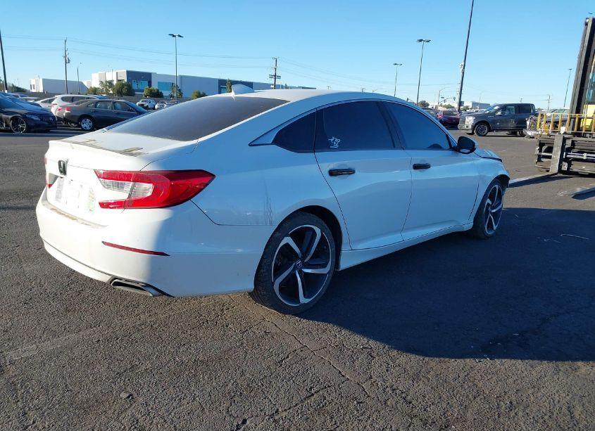 Photo 4 of 2018 Honda Accord SPORT (VIN 1HGCV1F31JA225210)