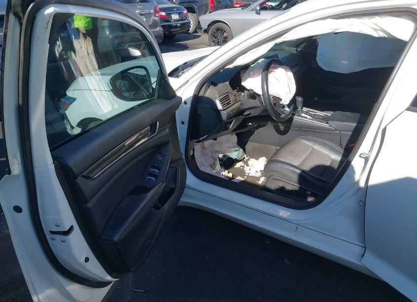 Photo 5 of 2018 Honda Accord SPORT (VIN 1HGCV1F31JA225210)