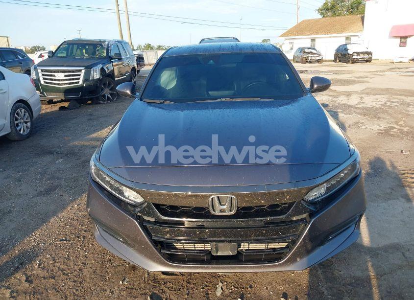 Photo 12 of 2018 Honda Accord SPORT (VIN 1HGCV1F31JA228351)