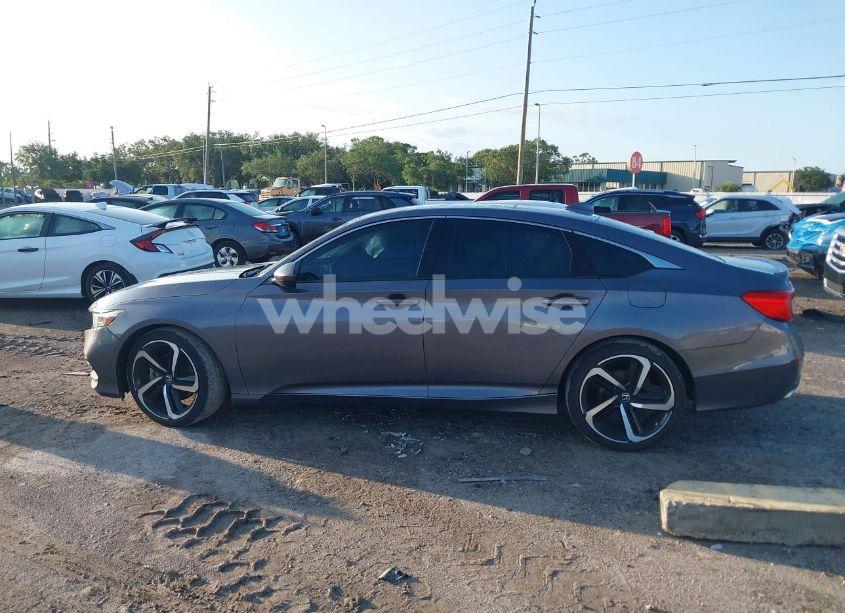 Photo 14 of 2018 Honda Accord SPORT (VIN 1HGCV1F31JA228351)