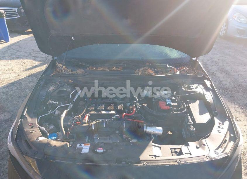 Photo 10 of 2018 Honda Accord SPORT (VIN 1HGCV1F31JA249247)