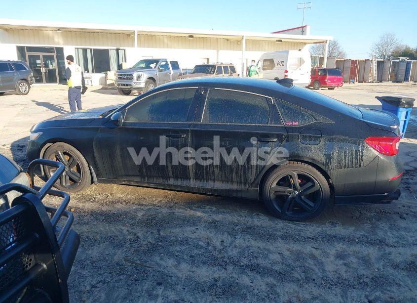 Photo 14 of 2018 Honda Accord SPORT (VIN 1HGCV1F31JA249247)