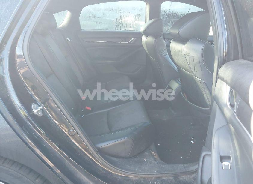 Photo 8 of 2018 Honda Accord SPORT (VIN 1HGCV1F31JA249247)