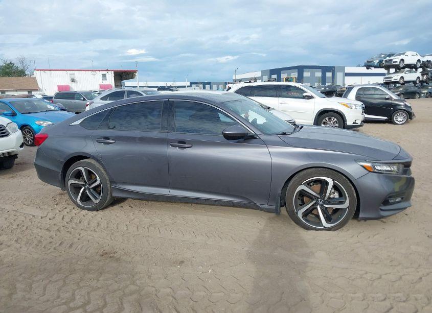 Photo 13 of 2018 Honda Accord SPORT (VIN 1HGCV1F31JA250740)