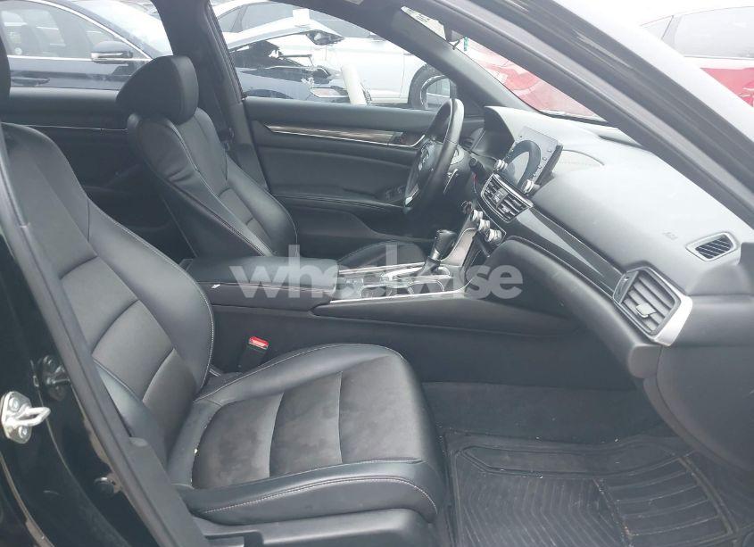 Photo 5 of 2018 Honda Accord SPORT (VIN 1HGCV1F31JA265464)