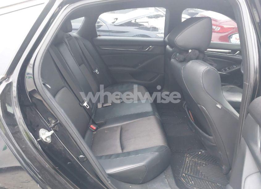 Photo 8 of 2018 Honda Accord SPORT (VIN 1HGCV1F31JA265464)