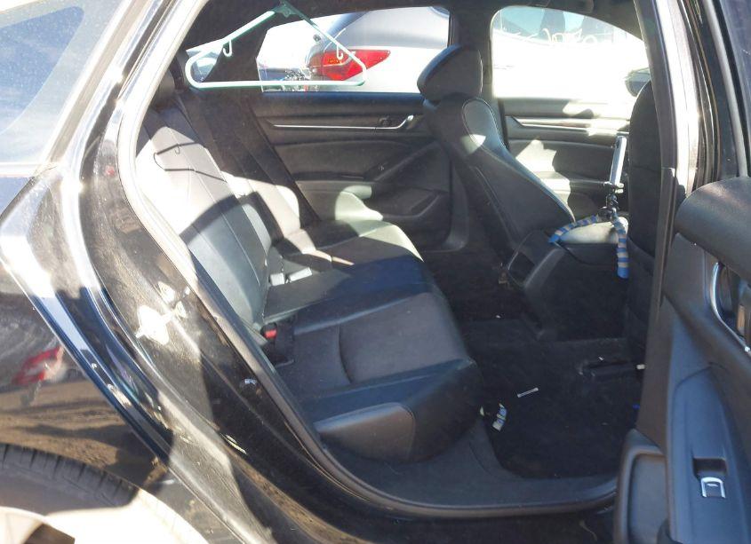 Photo 8 of 2018 Honda Accord SPORT (VIN 1HGCV1F31JA269000)