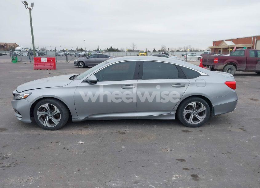 Photo 14 of 2019 Honda Accord SPORT (VIN 1HGCV1F31KA001047)