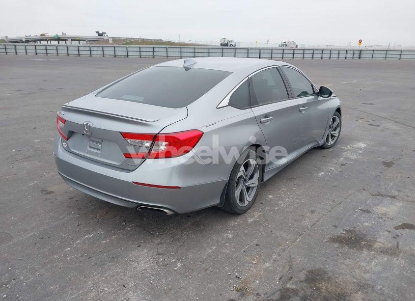 Photo 4 of 2019 Honda Accord SPORT (VIN 1HGCV1F31KA001047)