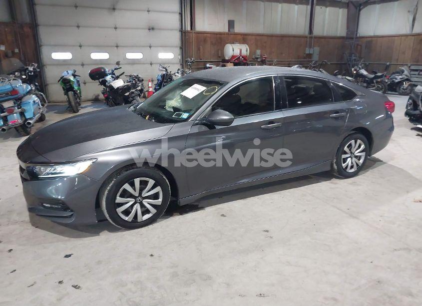 Photo 2 of 2019 Honda Accord SPORT (VIN 1HGCV1F31KA021167)