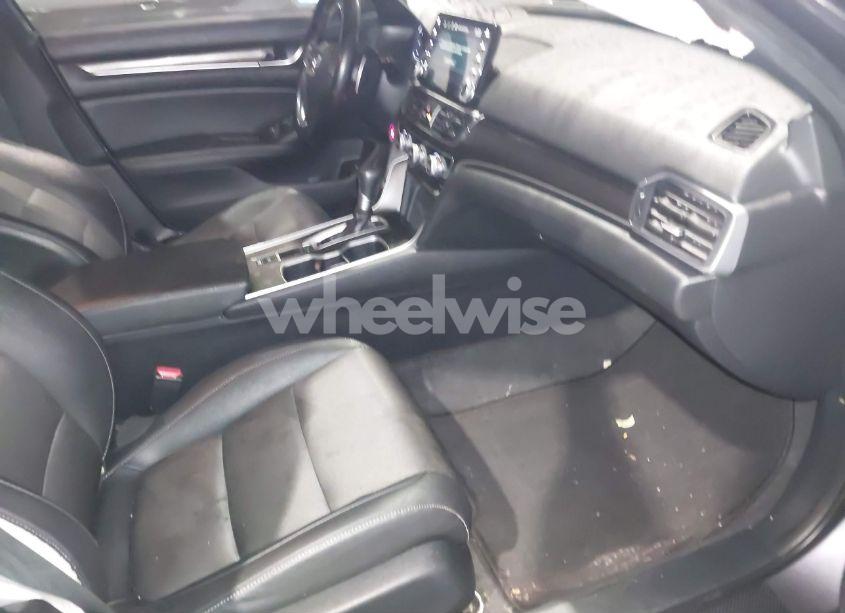 Photo 5 of 2019 Honda Accord SPORT (VIN 1HGCV1F31KA021167)