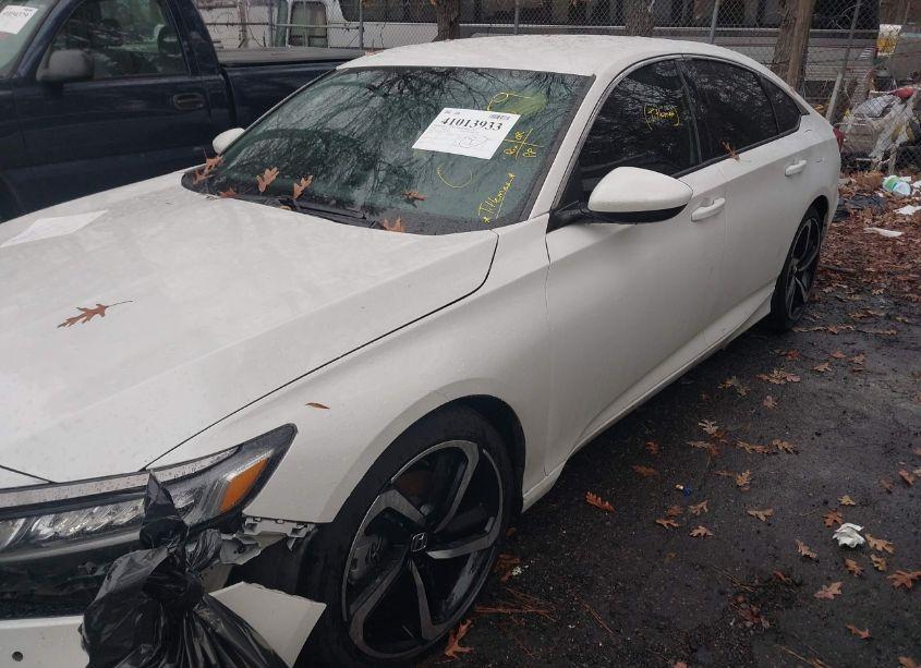 Photo 2 of 2019 Honda Accord SPORT (VIN 1HGCV1F31KA046859)