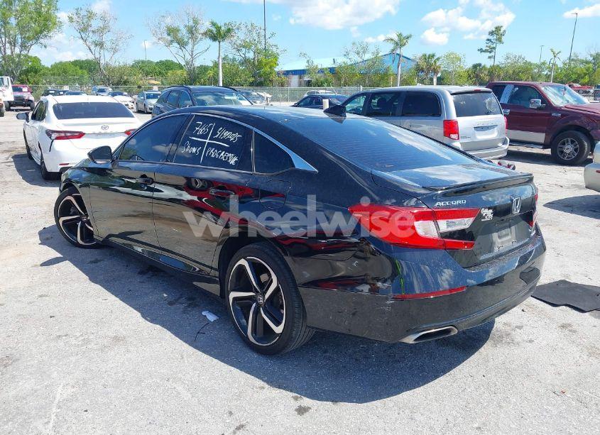 Photo 3 of 2019 Honda Accord SPORT (VIN 1HGCV1F31KA056615)