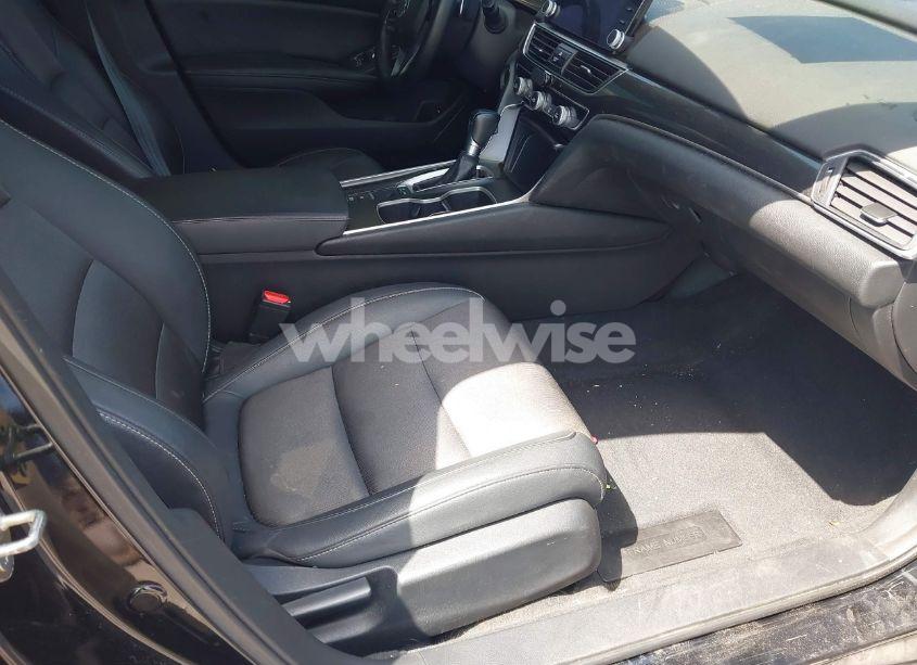 Photo 5 of 2019 Honda Accord SPORT (VIN 1HGCV1F31KA056615)