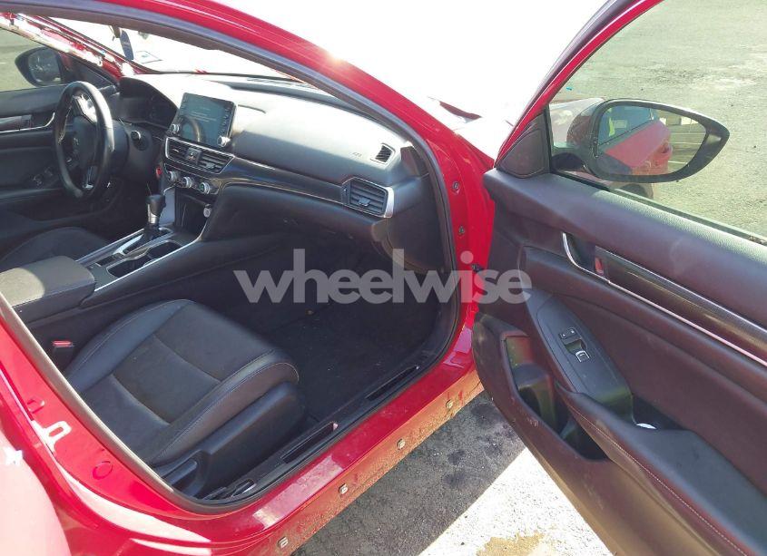 Photo 5 of 2019 Honda Accord SPORT (VIN 1HGCV1F31KA084897)