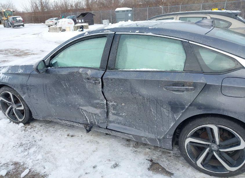 Photo 6 of 2019 Honda Accord SPORT (VIN 1HGCV1F31KA091090)