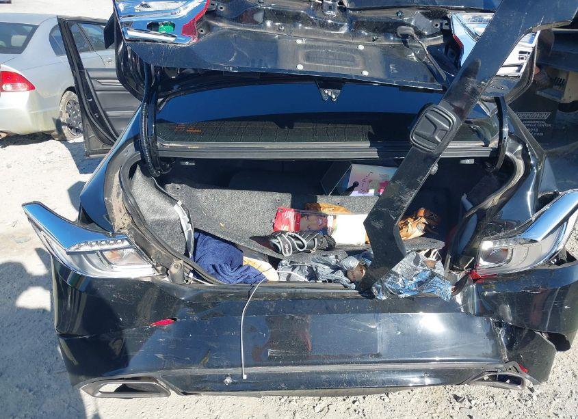 Photo 6 of 2019 Honda Accord SPORT (VIN 1HGCV1F31KA122323)