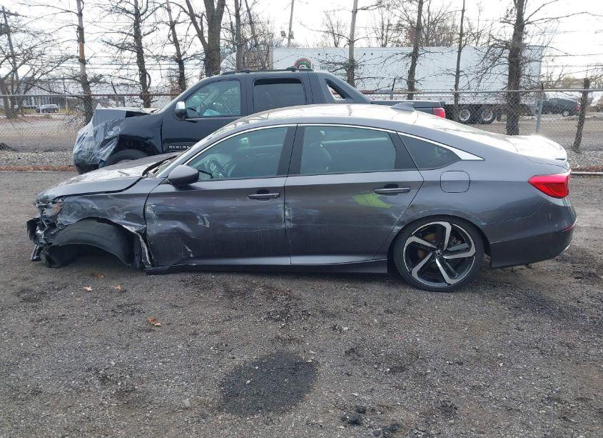 Photo 14 of 2019 Honda Accord SPORT (VIN 1HGCV1F31KA125531)