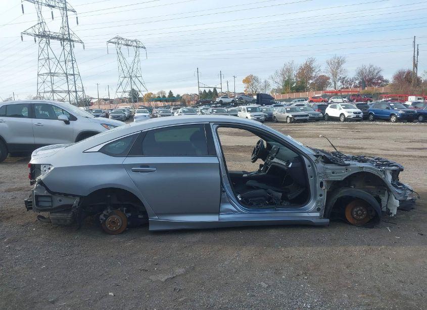 Photo 13 of 2019 Honda Accord SPORT (VIN 1HGCV1F31KA128946)