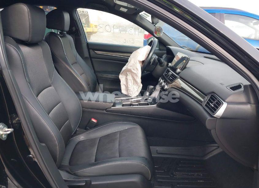 Photo 5 of 2019 Honda Accord SPORT (VIN 1HGCV1F31KA147237)