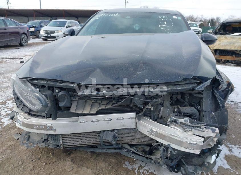 Photo 6 of 2019 Honda Accord SPORT (VIN 1HGCV1F31KA147237)