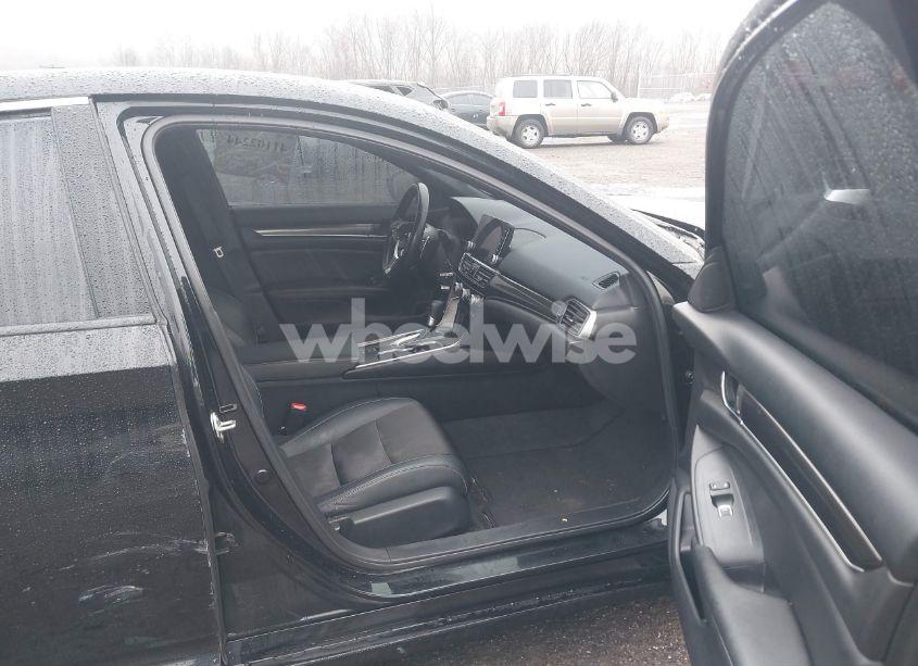 Photo 5 of 2020 Honda Accord SPORT (VIN 1HGCV1F31LA073626)