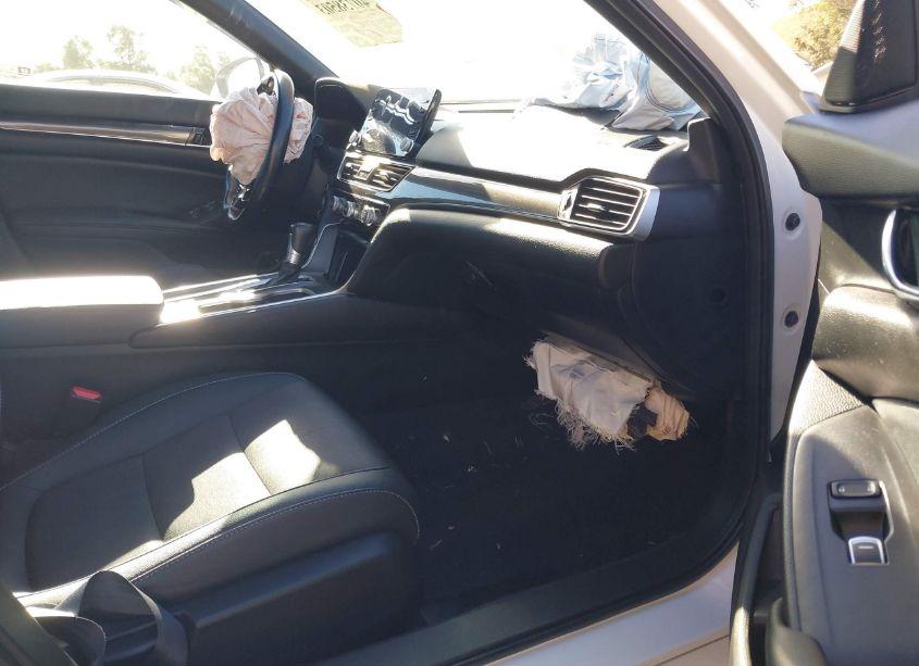 Photo 5 of 2020 Honda Accord SPORT (VIN 1HGCV1F31LA089079)