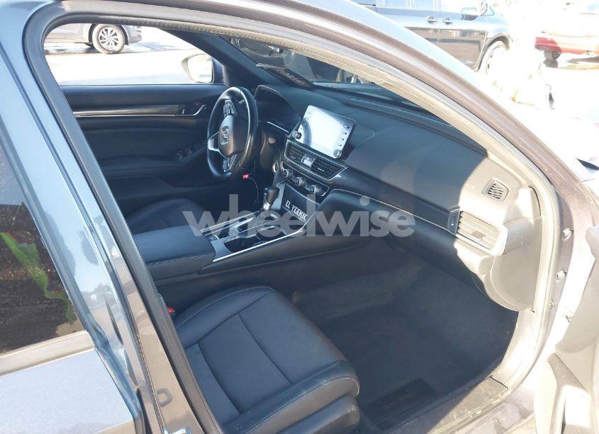 Photo 5 of 2020 Honda Accord SPORT (VIN 1HGCV1F31LA111243)