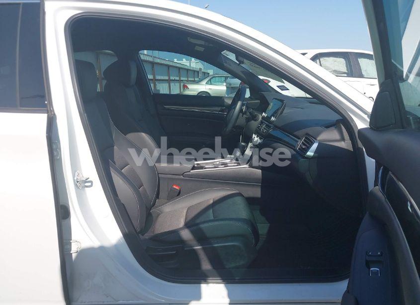 Photo 5 of 2022 Honda Accord SPORT (VIN 1HGCV1F31NA101167)