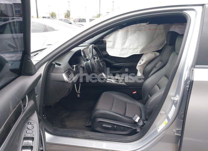 Photo 5 of 2022 Honda Accord SPORT (VIN 1HGCV1F31NA105820)