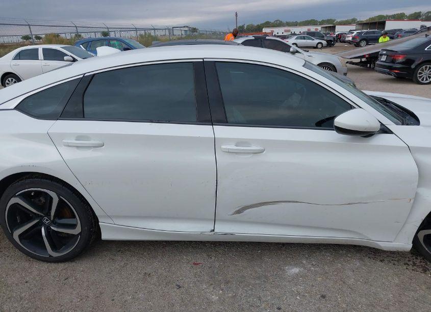 Photo 12 of 2018 Honda Accord SPORT (VIN 1HGCV1F32JA028501)