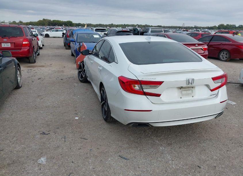 Photo 3 of 2018 Honda Accord SPORT (VIN 1HGCV1F32JA028501)