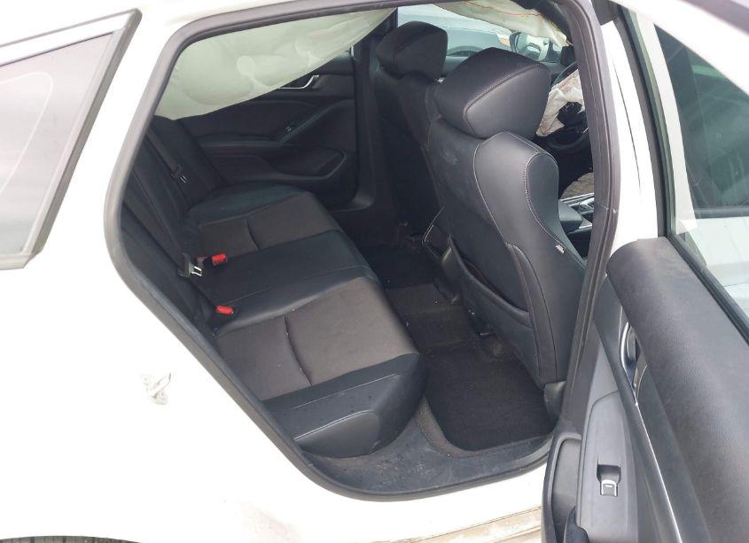 Photo 8 of 2018 Honda Accord SPORT (VIN 1HGCV1F32JA028501)