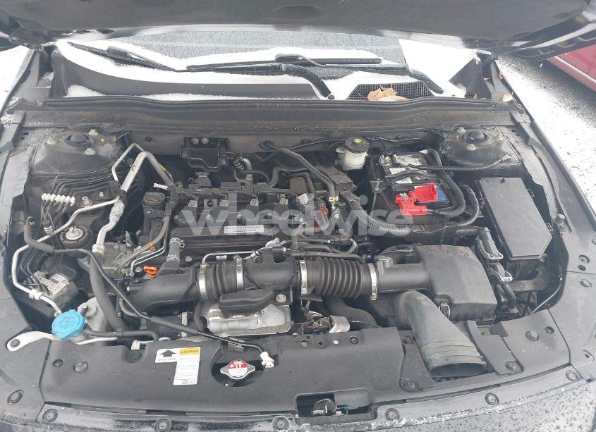 Photo 10 of 2018 Honda Accord SPORT (VIN 1HGCV1F32JA036484)