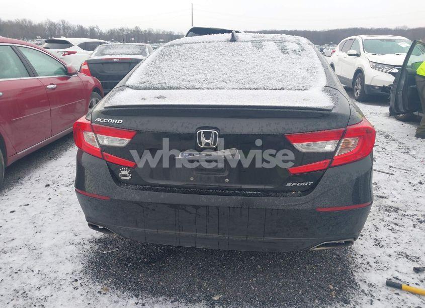 Photo 15 of 2018 Honda Accord SPORT (VIN 1HGCV1F32JA036484)