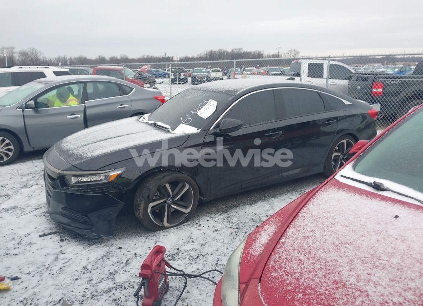 Photo 2 of 2018 Honda Accord SPORT (VIN 1HGCV1F32JA036484)