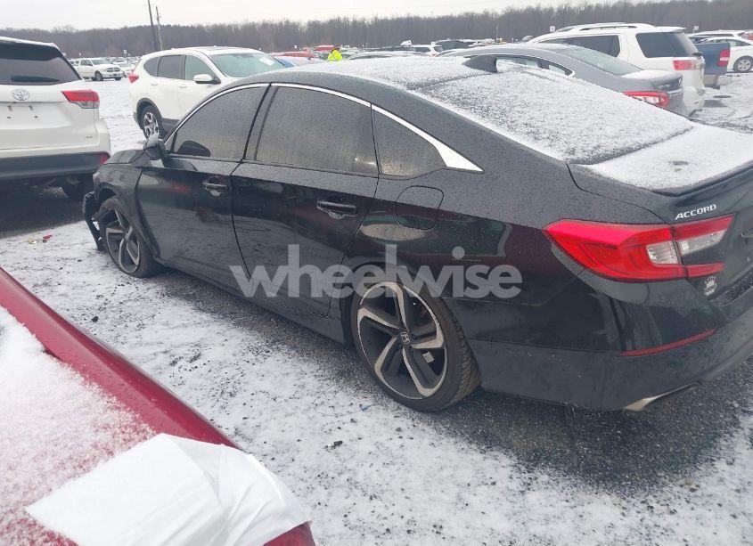 Photo 3 of 2018 Honda Accord SPORT (VIN 1HGCV1F32JA036484)