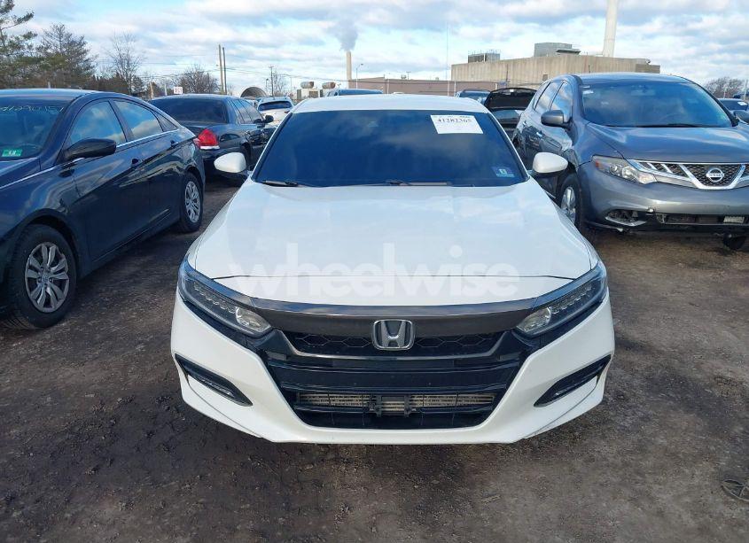Photo 12 of 2018 Honda Accord SPORT (VIN 1HGCV1F32JA046870)