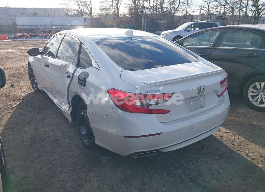 Photo 3 of 2018 Honda Accord SPORT (VIN 1HGCV1F32JA046870)