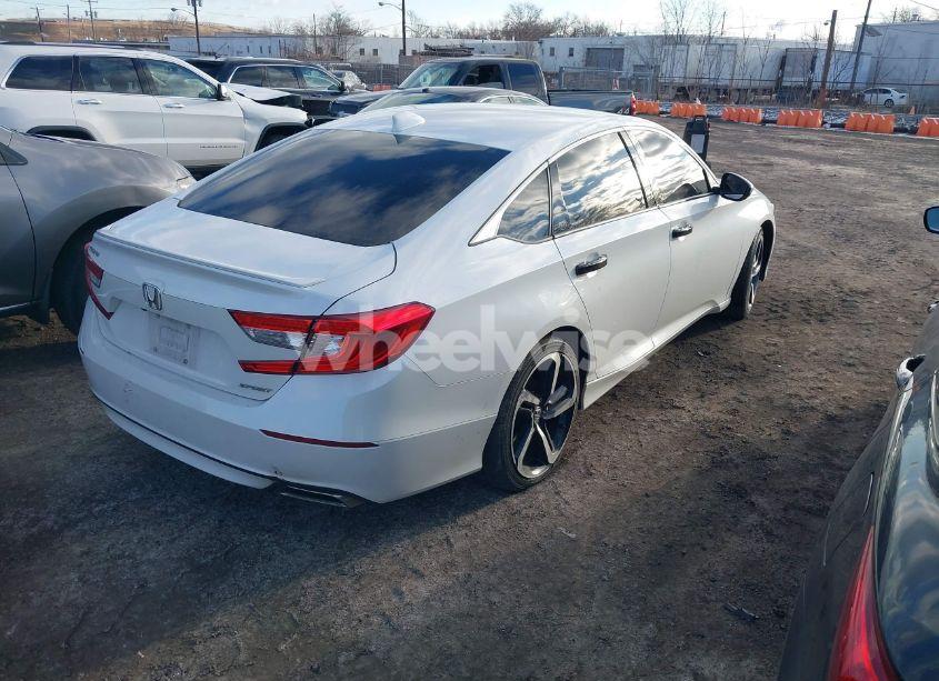 Photo 4 of 2018 Honda Accord SPORT (VIN 1HGCV1F32JA046870)