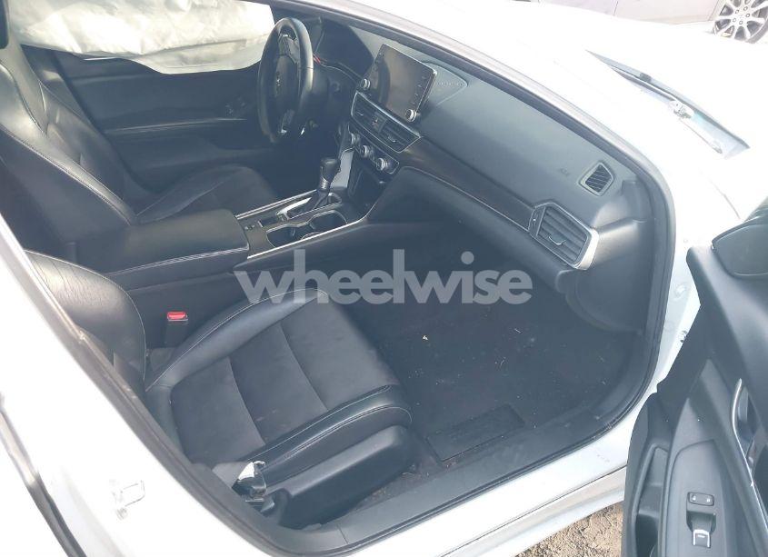 Photo 5 of 2018 Honda Accord SPORT (VIN 1HGCV1F32JA046870)