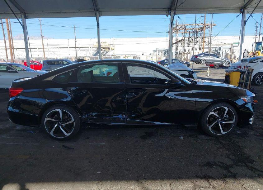 Photo 13 of 2018 Honda Accord SPORT (VIN 1HGCV1F32JA094370)